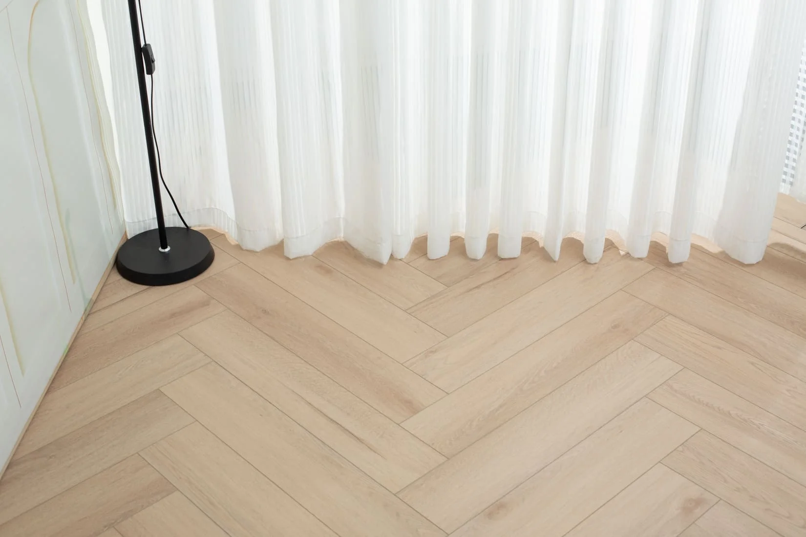 Плитка SPC "OneFloor" 3032 А,В  ЁЛКА (640*128*4 мм) — купить в Орске