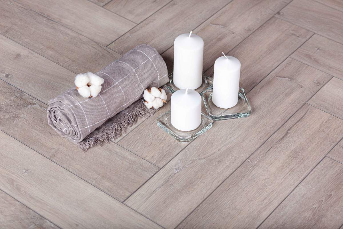 Замковая ПВХ плитка "Aberhof" Carmelita 1682 (615*123*5 мм) — купить в Орске