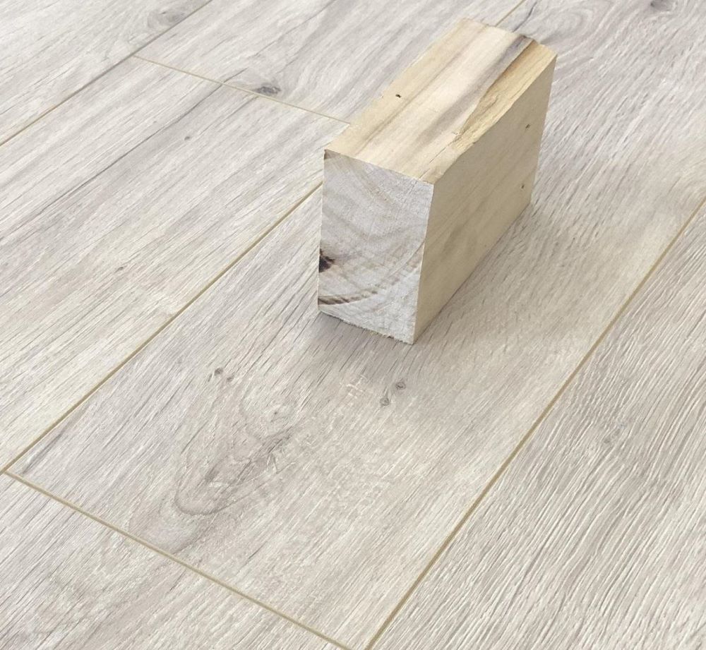 Ламинат "SunFloor" 8/33 4NV Дуб Эри 55 (1380*159*8 мм) — купить в Орске