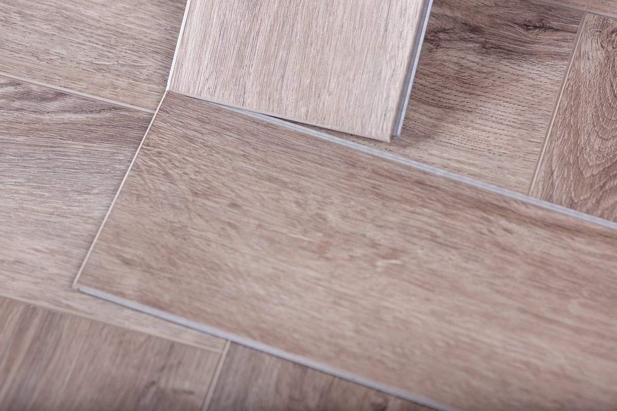 Замковая ПВХ плитка "Aberhof" Carmelita 2626 (615*123*5 мм) — купить в Орске